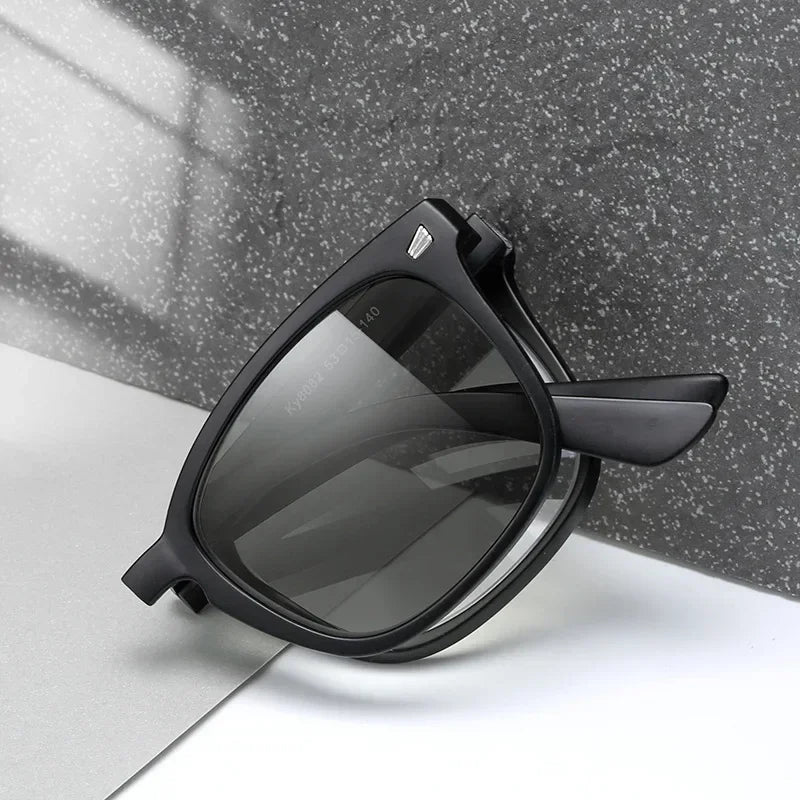 Photochromic Folding Reading Glasses With Vintage Square Frame