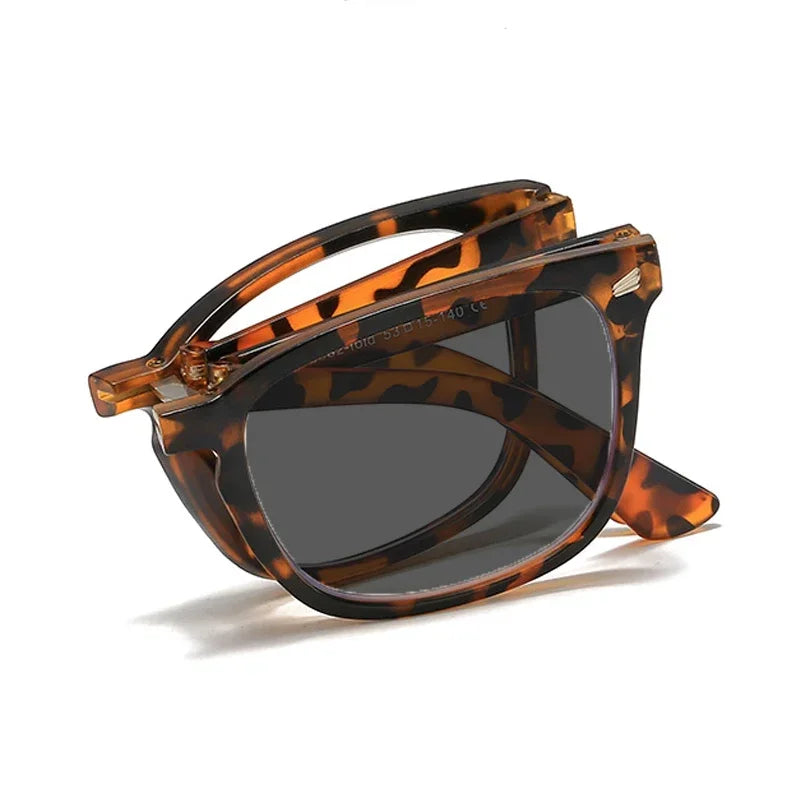 Photochromic Folding Reading Glasses With Vintage Square Frame