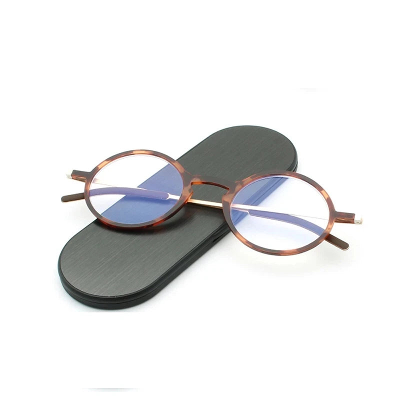 Ultra-Thin Round Reading Glasses With Magnetic Case